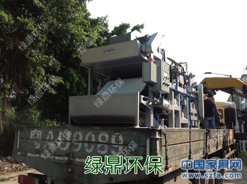 木薯渣脫水機裝車現場